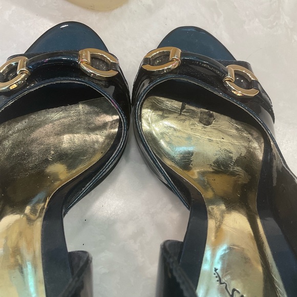 Carlos Navy Peep Toe Pumps with Gold Bit Details, Size 8 - Picture 11 of 12